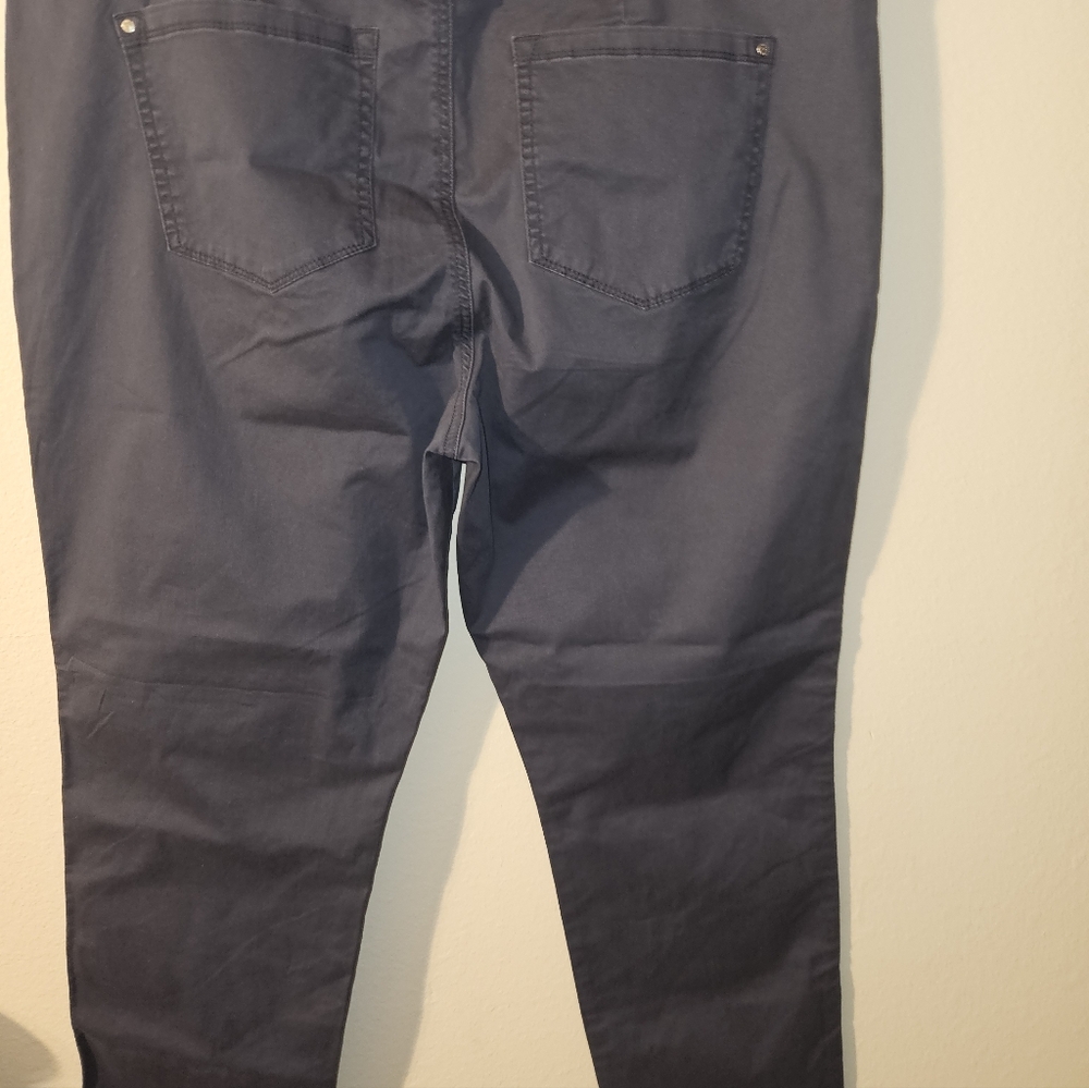 LEE Womans Weathered Blue Pants Size 18M - Picture 9 of 12